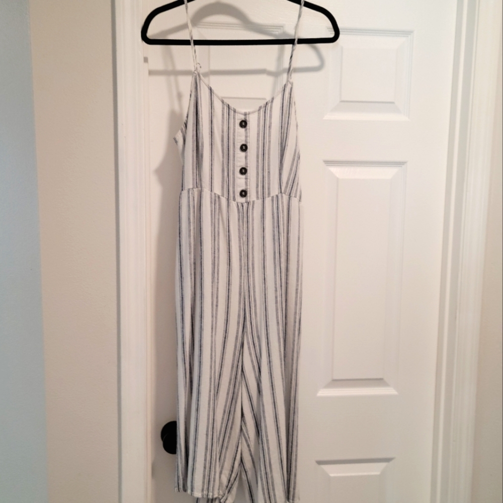 Flowy Jumpsuit - Picture 4 of 7